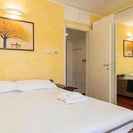 Lejlighed Xenia - Cozy 10 Min From Linate Milano